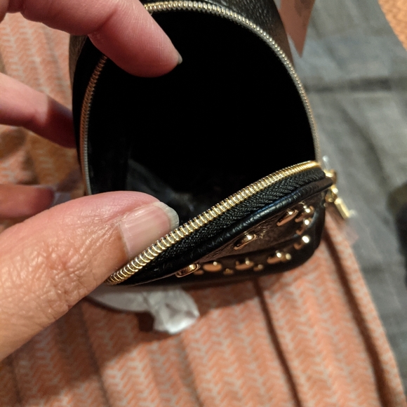 Victoria's secret keychain charm - Picture 2 of 5